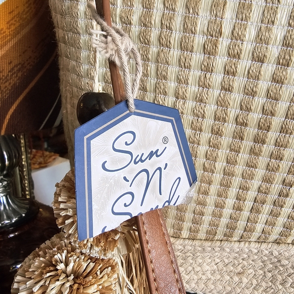 NWT Beige Woven Tote Bag - Picture 5 of 6